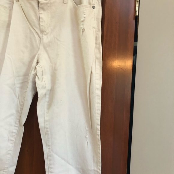 Lauren Conrad cream distressed jeans - Picture 2 of 4